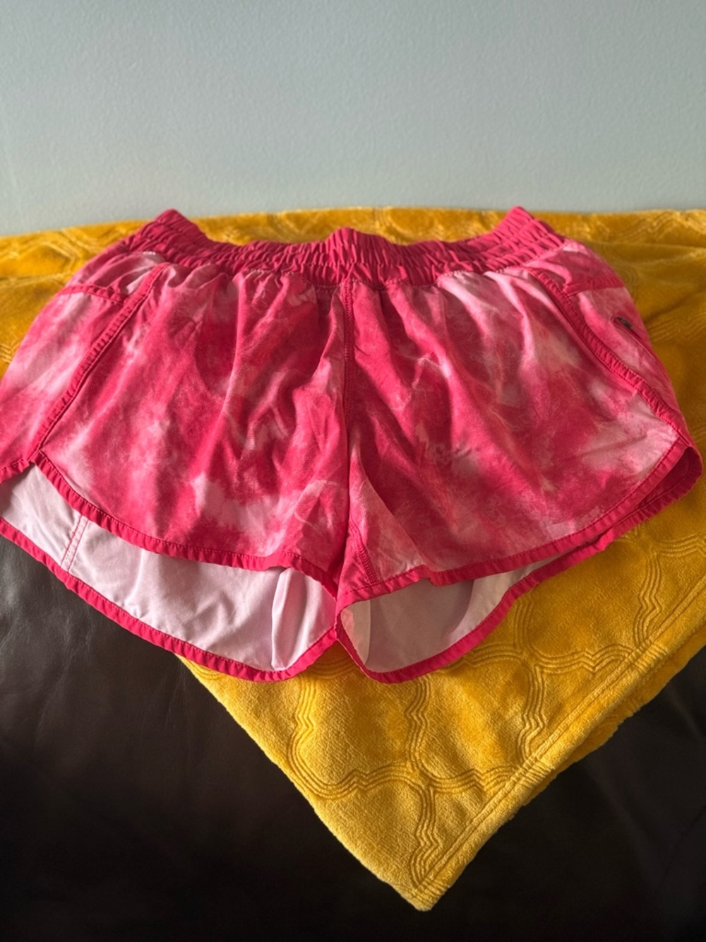 Lululemon Women’s Pink Tie-Dye Running Shorts Size 8